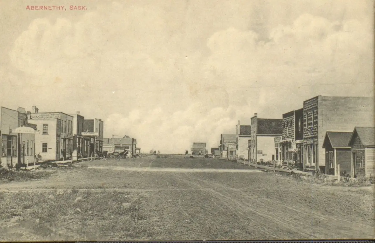 Main Street looking down the dirt road, about 1910